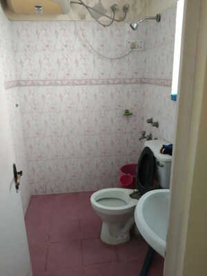 Bathroom in 3 BHK Builder Floor at Maple Heights, Sector 43 – for Rent