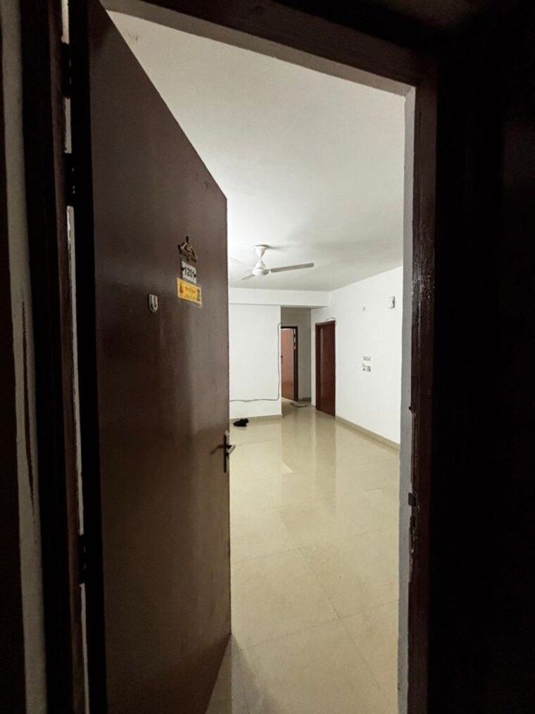Room, rof-amaltas 2.5 Bedroom 645 Sq.Ft. Apartment In Sector 92 Gurgaon 10341509
