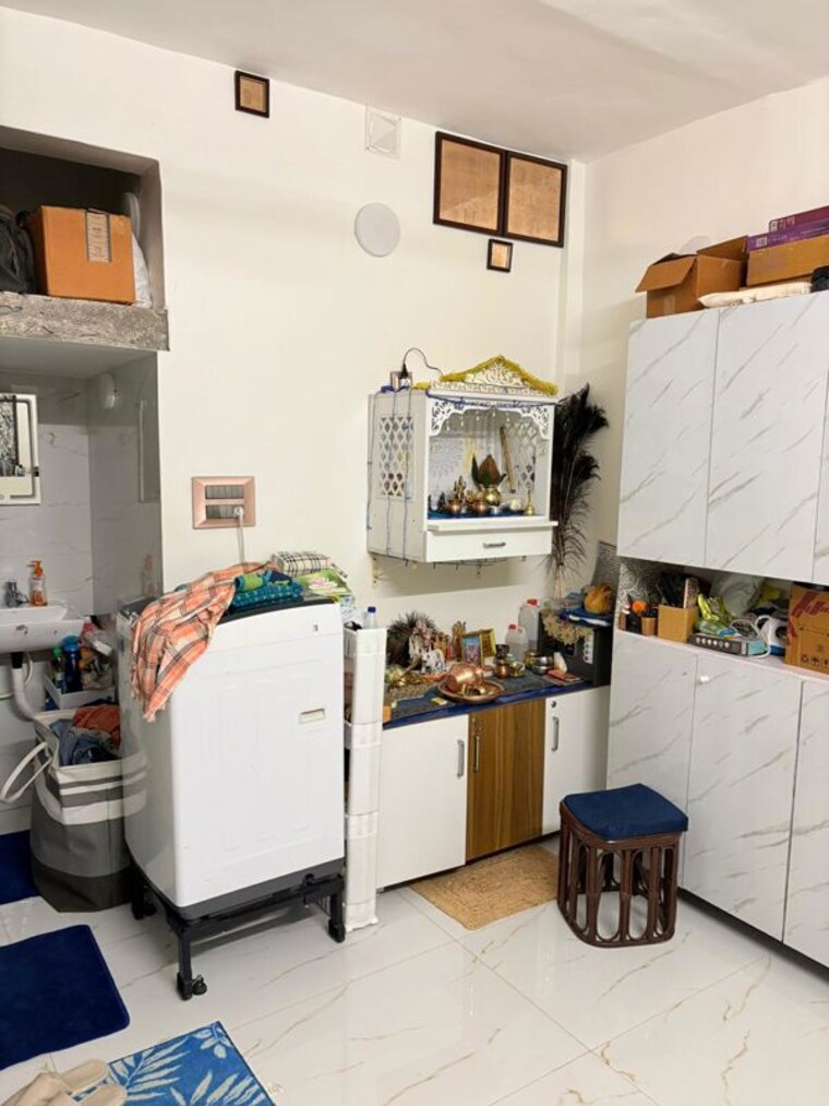 Team Area, juhu-park 1 Bedroom 500 Sq.Ft. Apartment In Juhu Mumbai 10352627