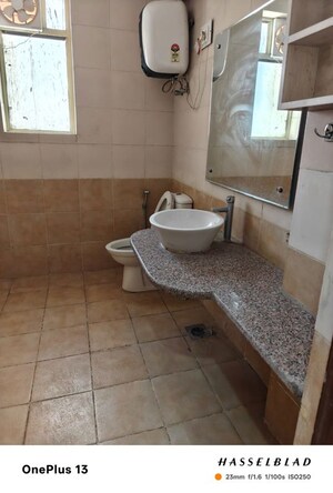 Bathroom in 4 BHK Apartment at Parsvnath Planet, Gomti Nagar – for Rent