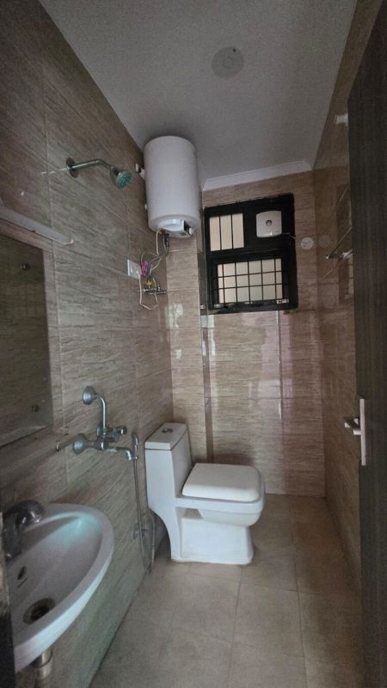 Bathroom, sector 46 2 Bedroom 1461 Sq.Ft. Builder Floor In Sector 46 Gurgaon 10352724