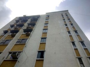 Team Area in 3 BHK Apartment at Breach Candy – for Sale
