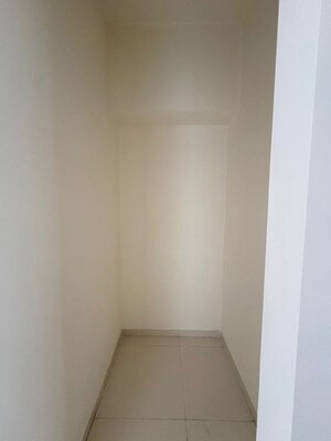 Room in 1 BHK Apartment at Puranik City, Kasarvadavali – for Rent