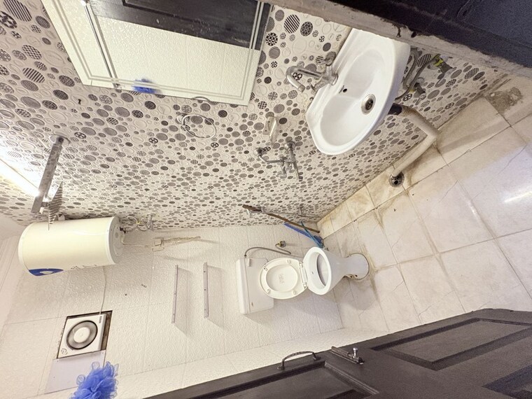 Bathroom, khirki extension 2 Bedroom 75 Sq.Yd. Builder Floor In Khirki Extension Delhi 10352834