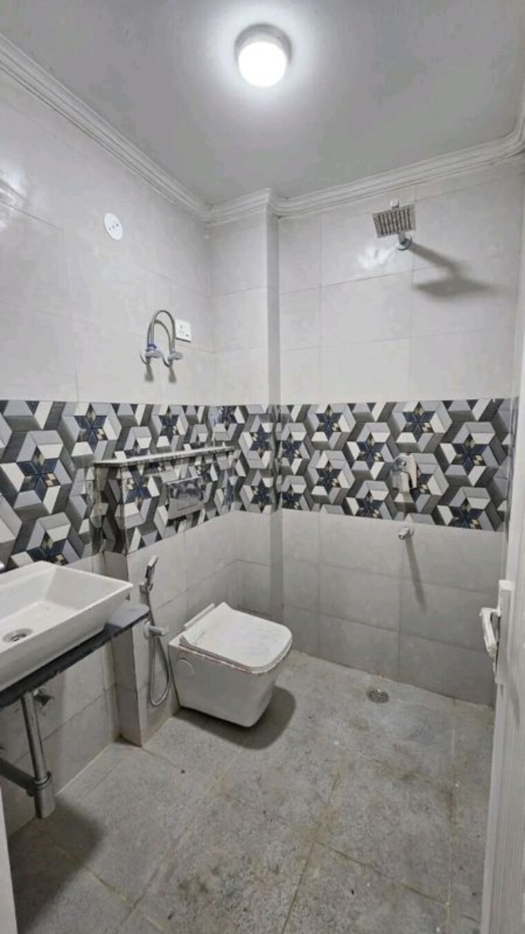 Bathroom, chattarpur 1 Bedroom 500 Sq.Ft. Builder Floor In Chattarpur Delhi 10352910