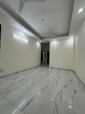 Room in 3 BHK Apartment at Chattarpur – for Rent