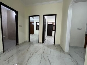 Room in 3 BHK Apartment at Chattarpur – for Rent
