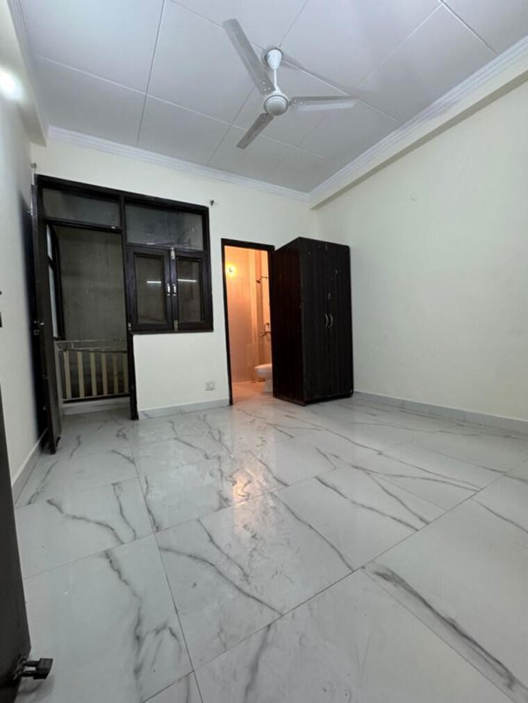 Room, chattarpur 3 Bedroom 1200 Sq.Ft. Apartment In Chattarpur Delhi 10352924