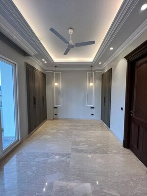 Room in 3 BHK Apartment at DLF Cyber Greens, Sector 24 – for Rent