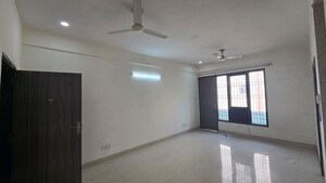 Room in 2 BHK Builder Floor at Sector 40 – for Rent