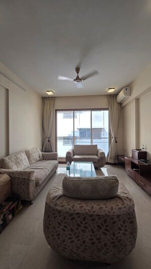 Living Room in 3 BHK Apartment at Vile Parle West – for Rent