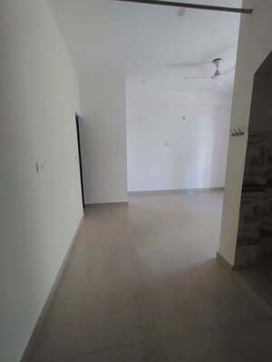 Room in 2 BHK Builder Floor at Delta I Greater Noida – for Rent