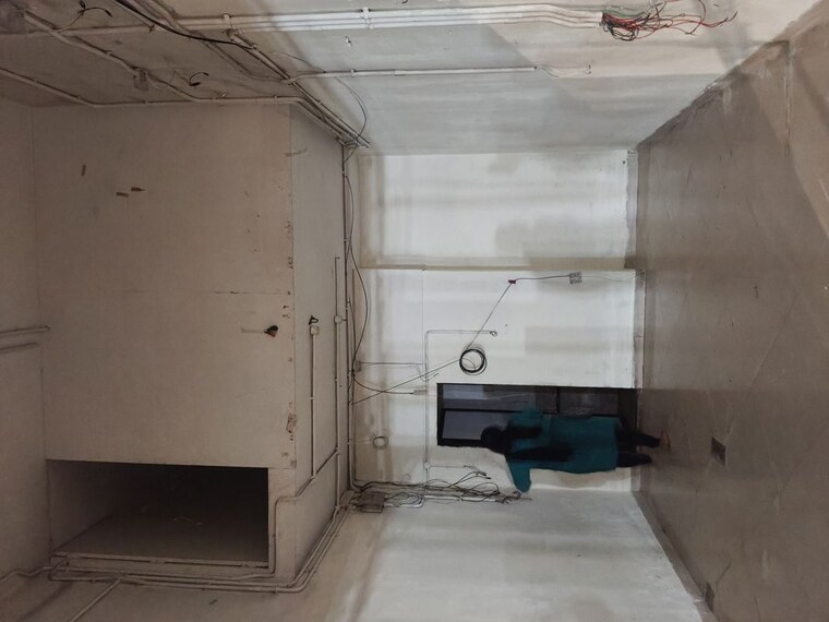 Bathroom, naupada Commercial Shop 250 Sq.Ft. In Naupada Thane 10353032