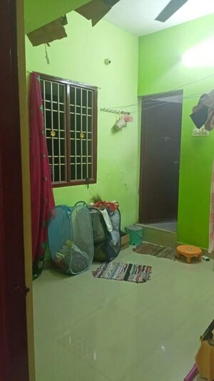 Living Room in 2 BHK Apartment at Beleghata – for Rent