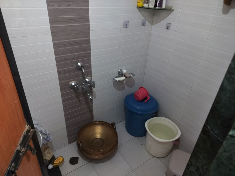 Bathroom, sg-sai-shrushti-apartment 1 Bedroom 585 Sq.Ft. Apartment In Ashoknagar Nashik 10353040