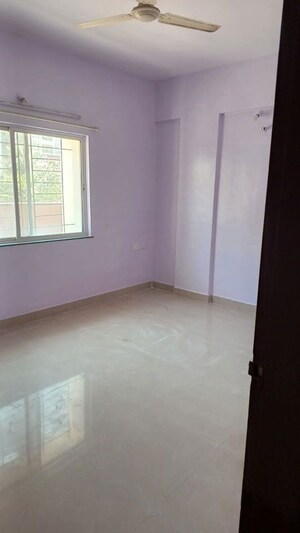 Room in 3 BHK Apartment at Kamgar Putala Vasahat – for Sale