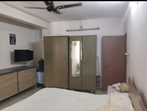 Room in 3 BHK Apartment at Thaltej – for Sale