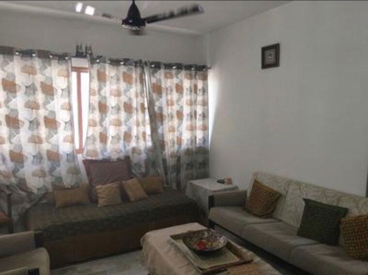 Living Room, thaltej 3 Bedroom 1500 Sq.Ft. Apartment In Thaltej Ahmedabad 10353011