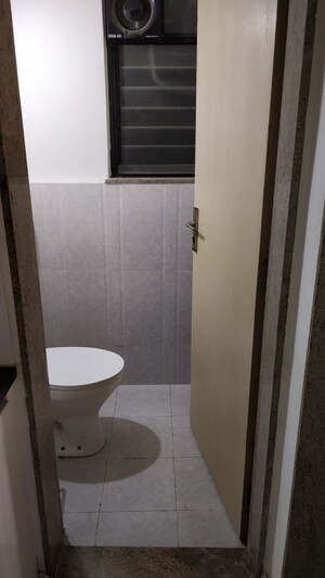 Bathroom in 1.5 BHK Apartment at Shreyas Palladium Exotica Phase III, Dhanori – for Rent