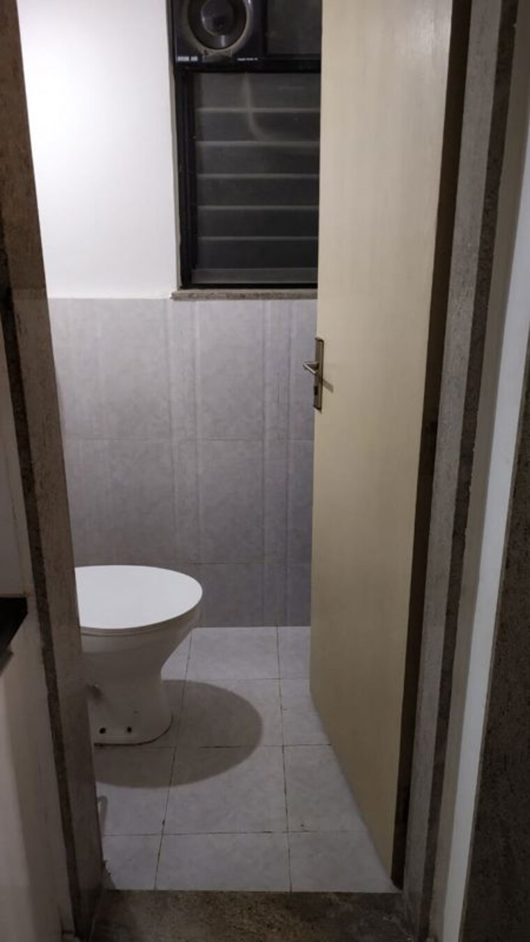 Bathroom, shreyas-palladium-exotica-phase-iii 1.5 Bedroom 800 Sq.Ft. Apartment In Dhanori Pune 10353131