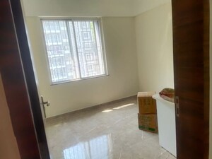 Room in 2 BHK Apartment at Kamgar Putala Vasahat – for Rent