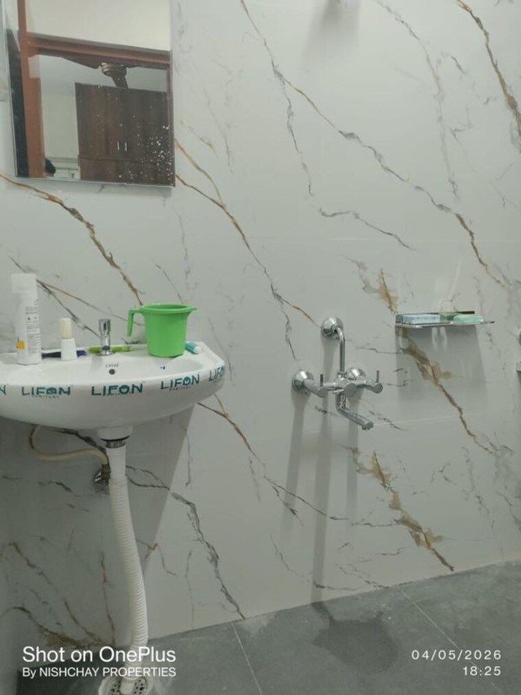Bathroom, hrbr layout 3 Bedroom 1300 Sq.Ft. Builder Floor In Hrbr Layout Bangalore 10353148