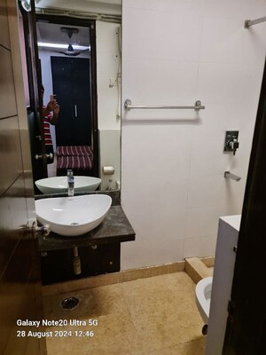 Team Area in 3 BHK Builder Floor at Jawahar Nagar – for Rent