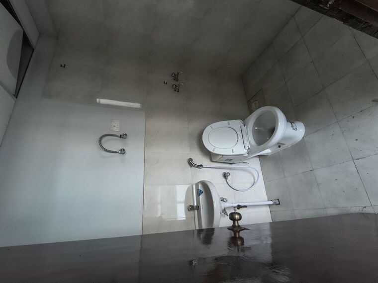 Bathroom, pyramid-midtown 2 Bedroom 1000 Sq.Ft. Apartment In Sector 59 Gurgaon 10352554