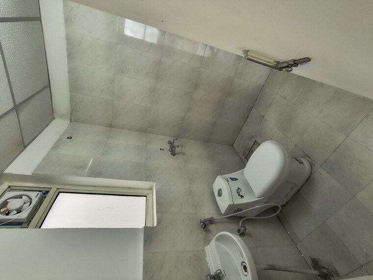 Bathroom, pyramid-midtown 2 Bedroom 1000 Sq.Ft. Apartment In Sector 59 Gurgaon 10352539