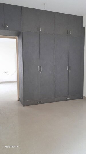 Room in 2 BHK Apartment at Lotus Homz, Sector 111 – for Rent