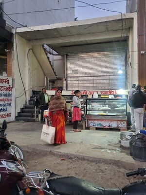  Shop For Rent in Arjunganj