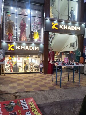 Bedroom in  Shop at Arjunganj – for Rent