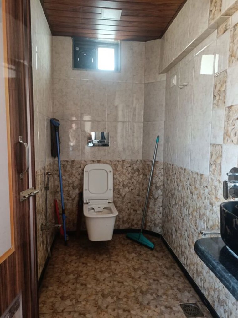 Bathroom, the-great-eastern-summit Commercial Office Space 700 Sq.Ft. In Cbd Belapur Sector 15 Navi Mumbai 10353251