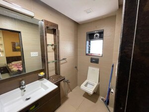 Bathroom in 3 BHK Apartment at Embassy Apartments, Andheri West – for Rent