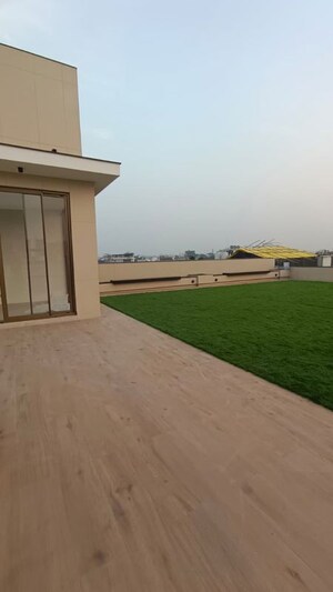 Room in 3.5 BHK Apartment at Jawahar Nagar – for Rent
