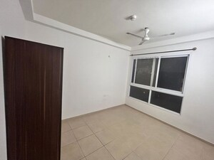 Room in 2 BHK Apartment at Bhartiya Nikoo Homes, Thanisandra Main Road – for Rent