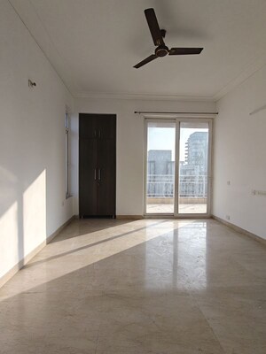 Room in 3 BHK Apartment at Puri Diplomatic Greens Phase I, Sector 111 – for Rent