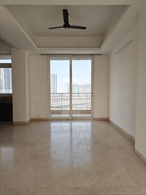 Room in 3 BHK Apartment at Puri Diplomatic Greens Phase I, Sector 111 – for Rent