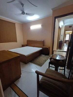 Living Room in 3 BHK Apartment at Zamrudpur – for Rent