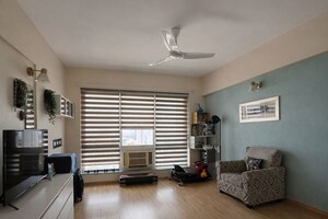 2 BHK Apartment For Rent in Lodha Vista, Lower Parel