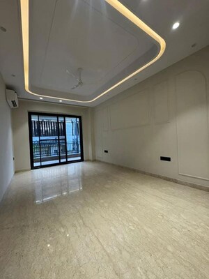 Room in 3.5 BHK Apartment at DLF Cyber Park, Sector 20 – for Rent