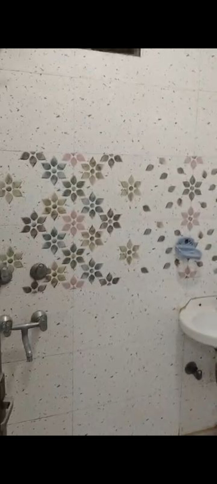 Bathroom, govindpuri 2 Bedroom 60 Sq.Yd. Builder Floor In Govindpuri Delhi 10351373