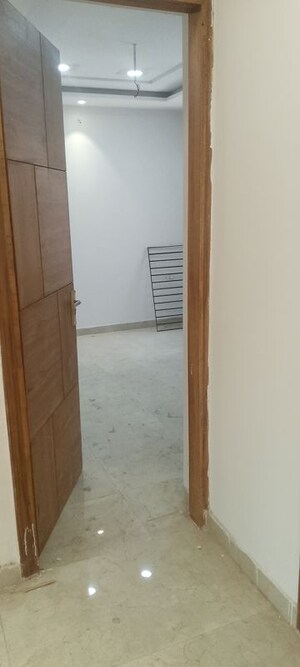 Room in 3.5 BHK Builder Floor at Ip Colony – for Sale