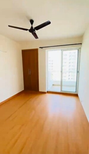 Room in 3 BHK Apartment at Bestech Park View Spa Next, Sector 67 – for Rent