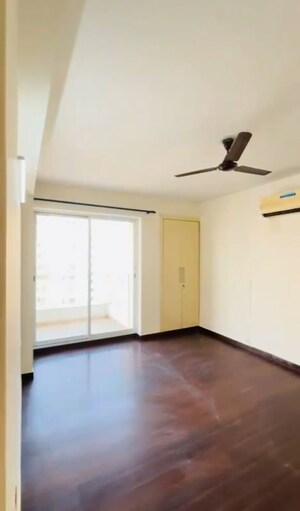 Room in 3 BHK Apartment at Bestech Park View Spa Next, Sector 67 – for Rent