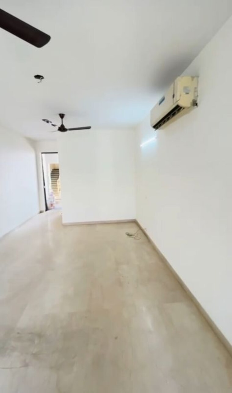 Living Room, bestech-park-view-spa-next 3 Bedroom 1975 Sq.Ft. Apartment In Sector 67 Gurgaon 10353360