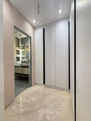 Room in 4 BHK Apartment at DLF Cyber Park, Sector 20 – for Rent