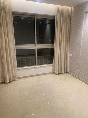 Room in 2 BHK Apartment at Hiranandani Highland, Powai – for Rent