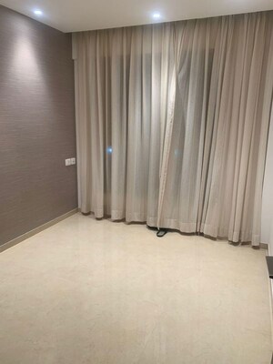 Room in 2 BHK Apartment at Hiranandani Highland, Powai – for Rent