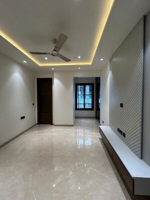 Room in 1 BHK Apartment at DLF Cyber SEZ, Sector 24 – for Rent
